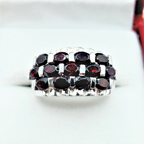 Sterling Silver Garnet Ring 2.34 tcw - Picture 3 of 5